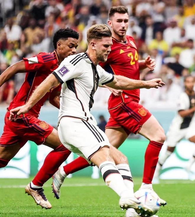 米切尔是历史第二多砍40+且5记三分的分卫，仅次于哈登（40+分且命中5记三分的分卫历史榜：米切尔第2，仅次哈登）