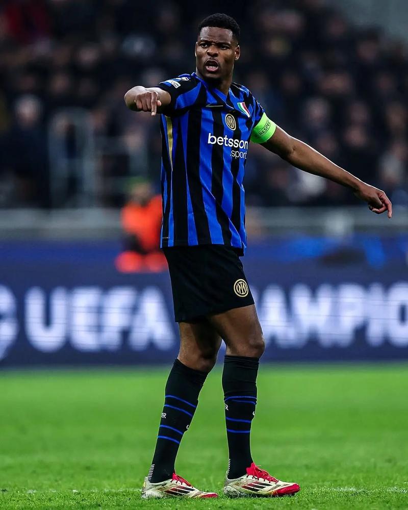 33岁内马尔17分钟戴帽救赎，3场轰5球1助冲击明年世界杯