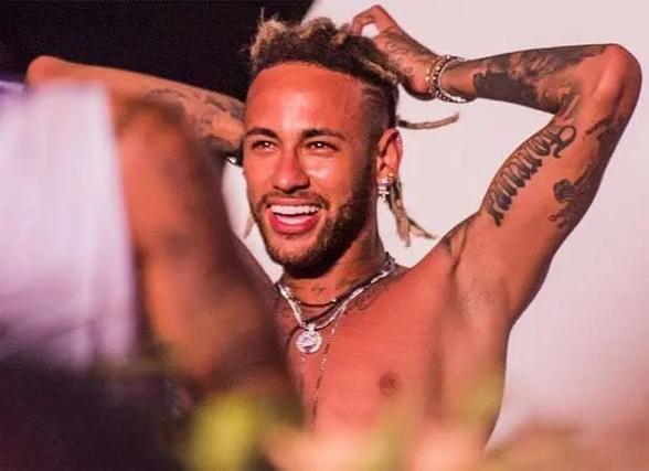 六战全胜，欧冠官方晒阿森纳战绩：谁还能阻止他们？（欧冠官方公布阿森纳六连胜战绩：谁能终结这股势头？）