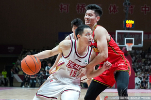 经纪人：那不勒斯今夏也有意博尼，但奥西利奥起了决定性作用（经纪人：那不勒斯夏窗亦有意博尼，奥西利奥扮演关键角色）