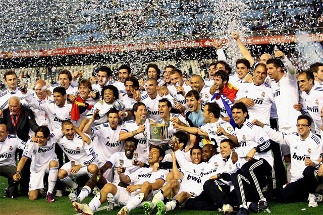 赛季得分新高！怀特全场投篮21中12，得到30分7板9助（状态火热！怀特21投12中轰下30分7板9助，刷新赛季得分新高）