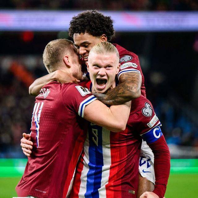 拜仁已连续19场联赛进球2+，有望追平自己保持的德甲纪录（拜仁联赛已19场至少进两球，剑指追平其保持的德甲纪录）