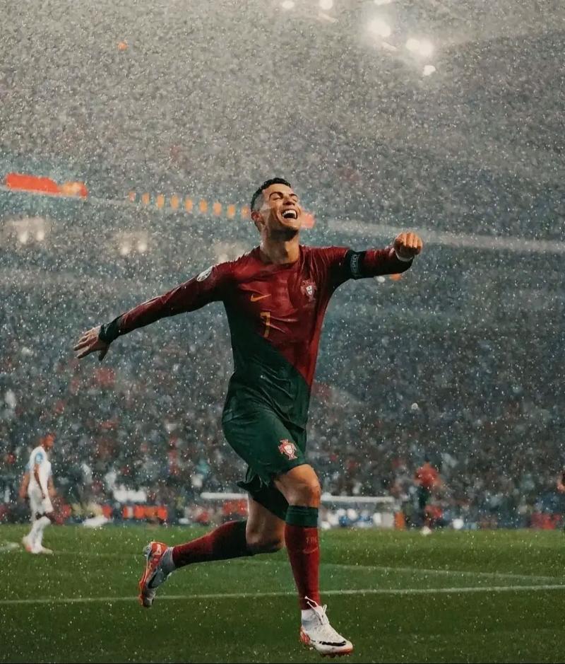 拉菲尼亚否认转会沙特传闻：不知道假新闻哪来的，真是无语（拉菲尼亚驳斥赴沙特传言：不知假消息从何而来，令人无语）