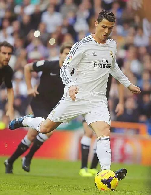 谁说“千年老二”？王皓的生日，让乒乓圈给出最硬的回答